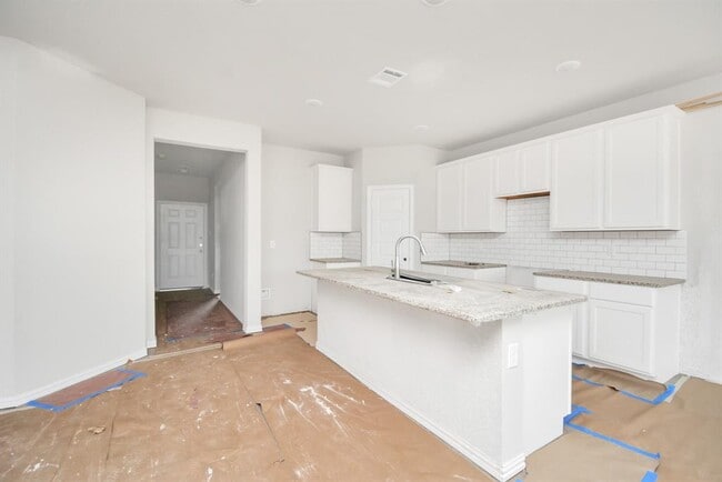 Building Photo - 27023 Aurora Gln Dr