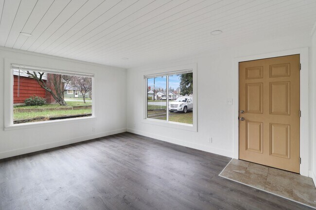 Foto del edificio - Remodeled - 2 Bed 1 Bath - Fully Fenced - ...