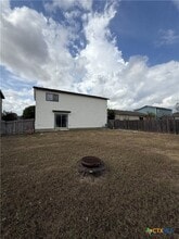 Building Photo - 640 Northern Lights Dr