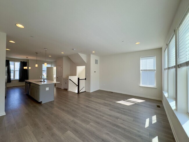Foto del edificio - Charming 4 Bedroom/3.5 Bathroom in Essex, MD!