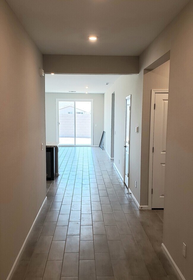 Foto del edificio - Casa Vista 4 bed, 3 bath NEW home