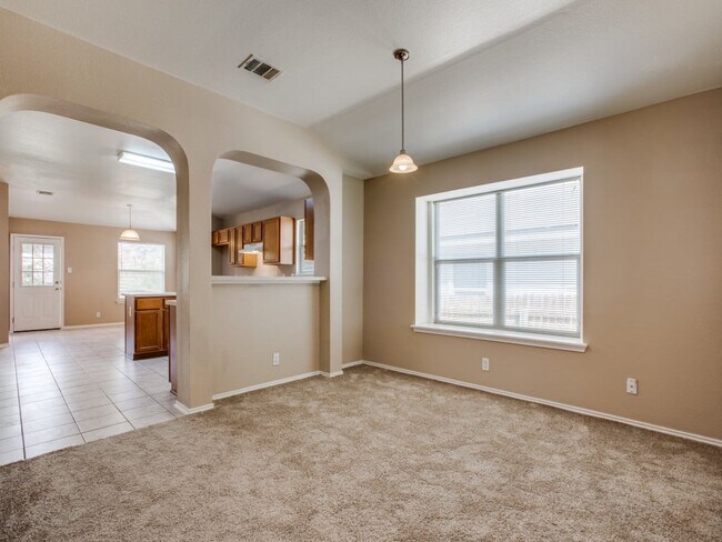 Foto del edificio - 611 Granite Cliff