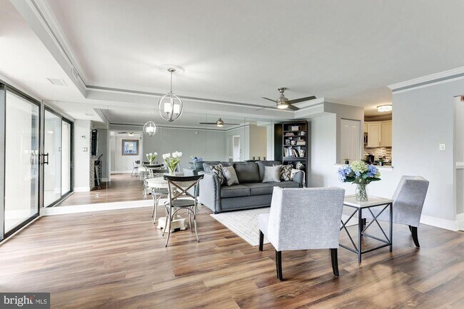 Foto del edificio - 3800 Powell Ln