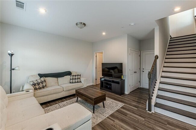 Foto del edificio - 1205 Skylar Ln SE