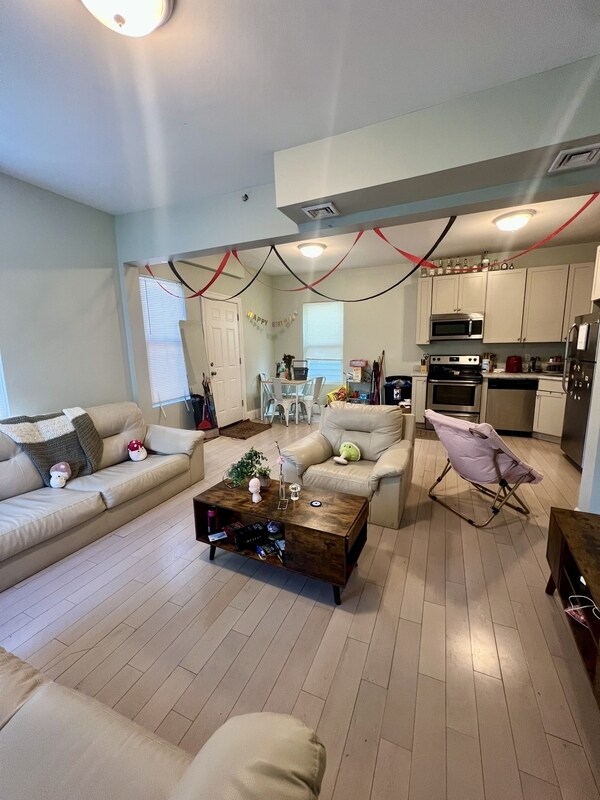 Foto principal - 41 Washburn St