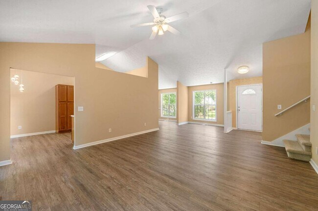 Building Photo - 10660 Plantation Dr