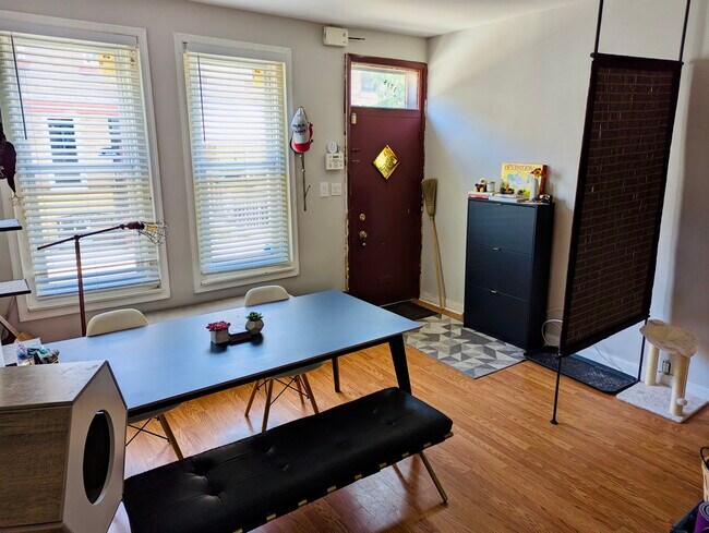 Foto del edificio - 1718 McClellan St