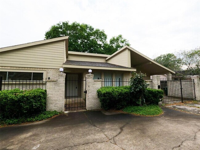 Building Photo - 5231 Beechnut St