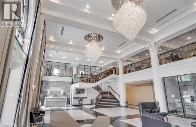 Photo du bâtiment - 112 King St E