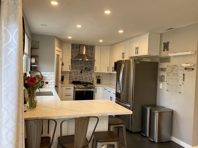 Foto del edificio - Charming 3 bed 2 bath home in Serra Mesa