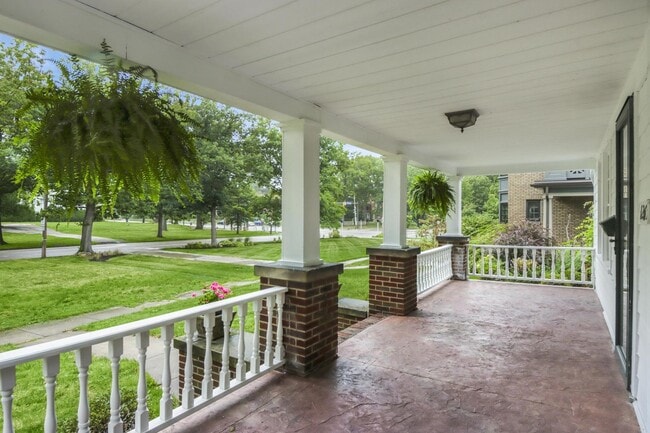 Foto del edificio - 1265 West Blvd