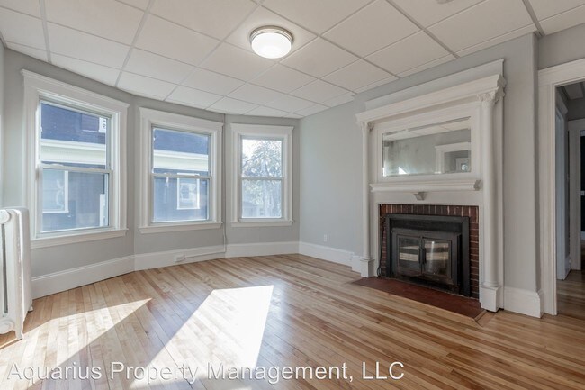 Building Photo - 548 Stevens Ave