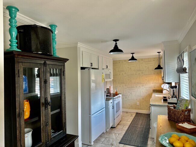 Foto del edificio - 317 Wolcott Ave