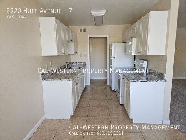 Building Photo - 2920 Huff Ave