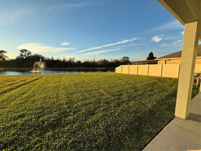 Foto del edificio - 11523 Peru Springs Pl