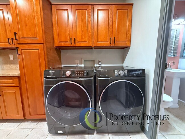 Foto del edificio - 4 Bedroom 2.5 bathroom Townhome in Kaholo ...