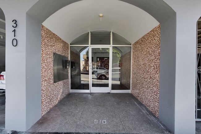 Building Photo - 310 6th Avenue