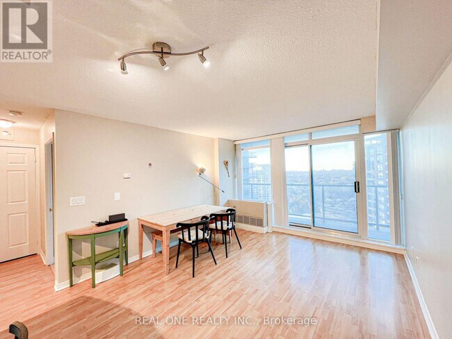 Photo du bâtiment - 5508 Yonge St