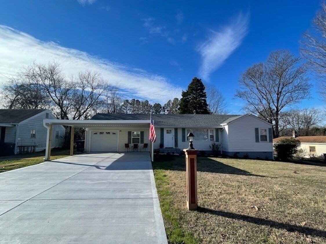 TOTALLY UPDATED 3 BEDROOM, 2 BATH IN S. KN... House Rental in