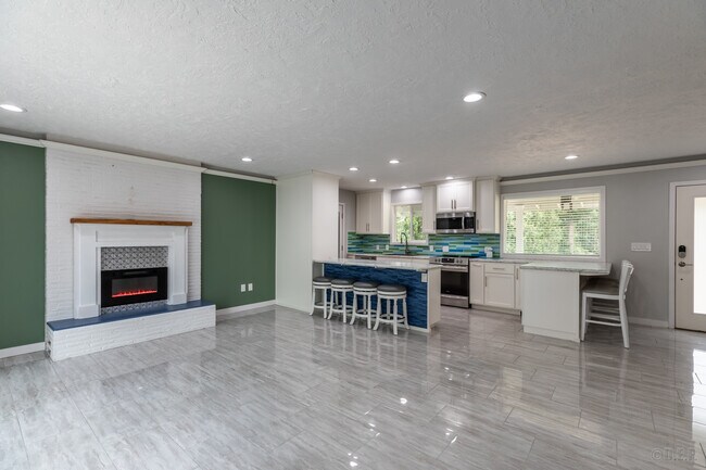 Foto del edificio - 29889 Riverview Dr