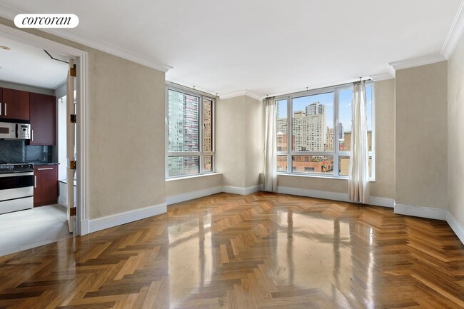Building Photo - 351 E 51st St