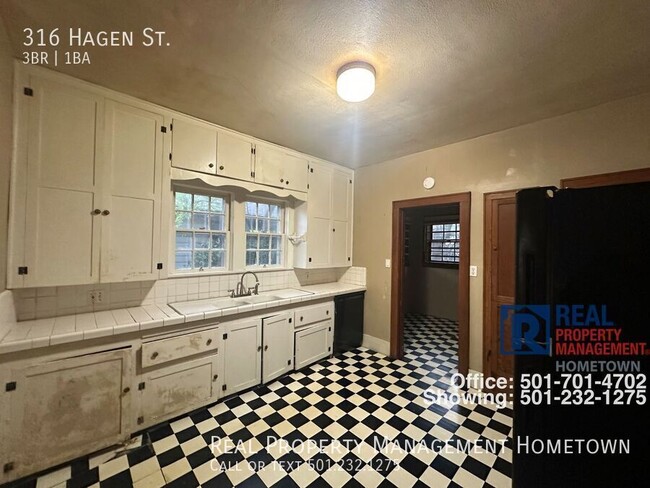 Building Photo - 316 Hagen St