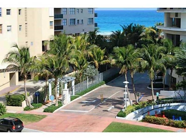 Building Photo - 6000 Collins Ave