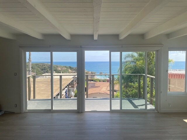 ¡Vistas al mar! - 241 Avenida Montalvo