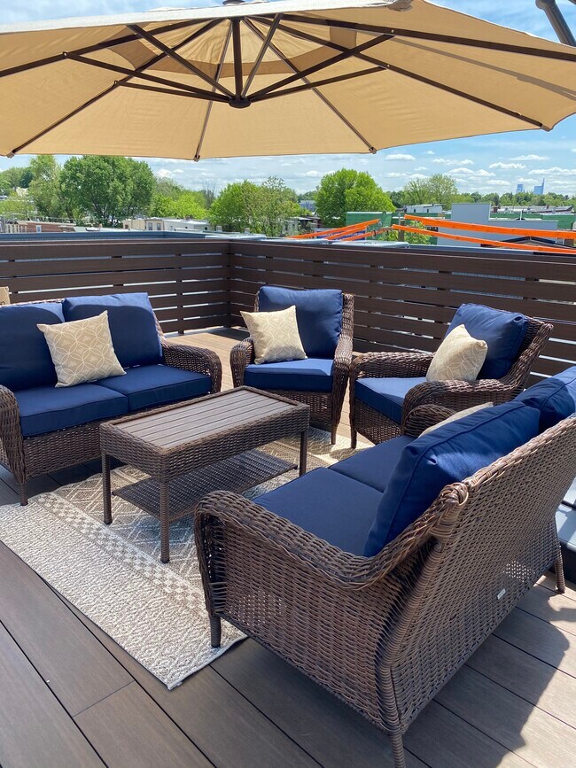 Foto del edificio - 4001 Ridge Ave