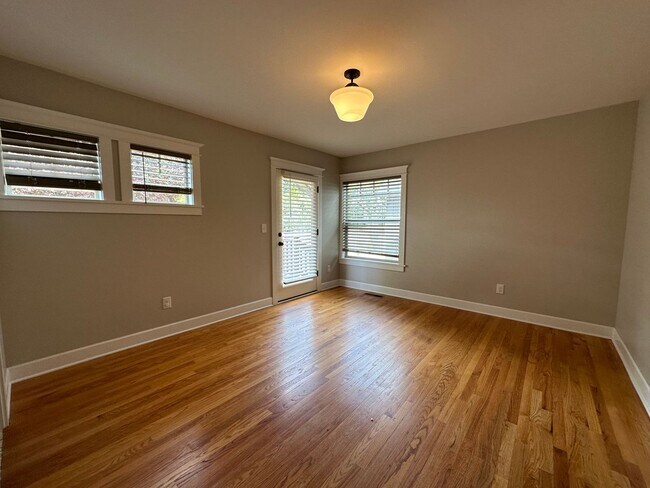 Building Photo - 11035 SW Center Street ~ Outstanding Home ...