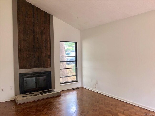 Building Photo - 1833 Ivystone Dr