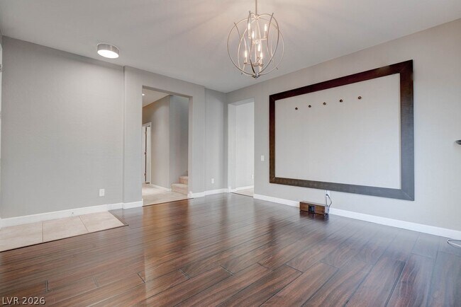 Foto del edificio - 2589 Chateau Clermont St