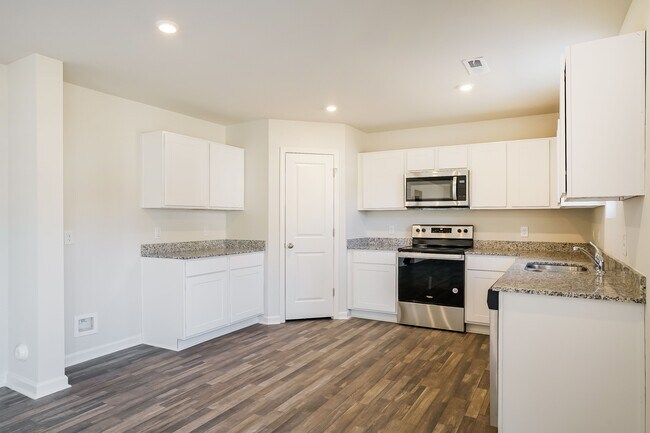 Foto del edificio - 669 Savanac St SE