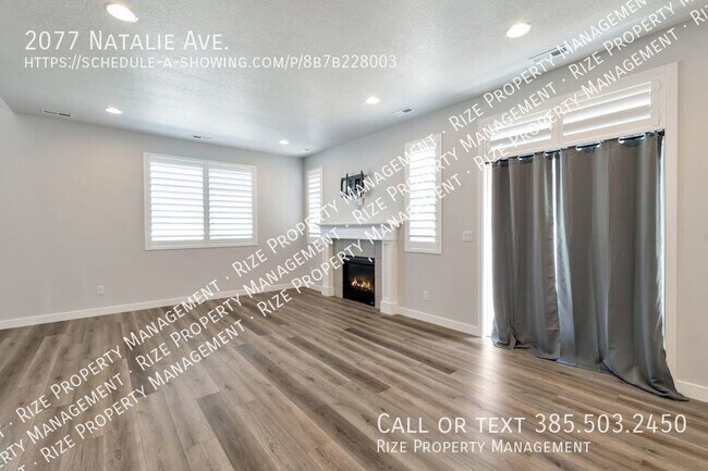 Foto del edificio - Spacious Modern Living.