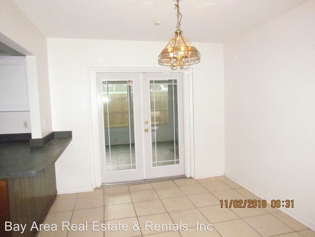 Building Photo - 3 br, 2 bath House - 8745 Overlook Dr