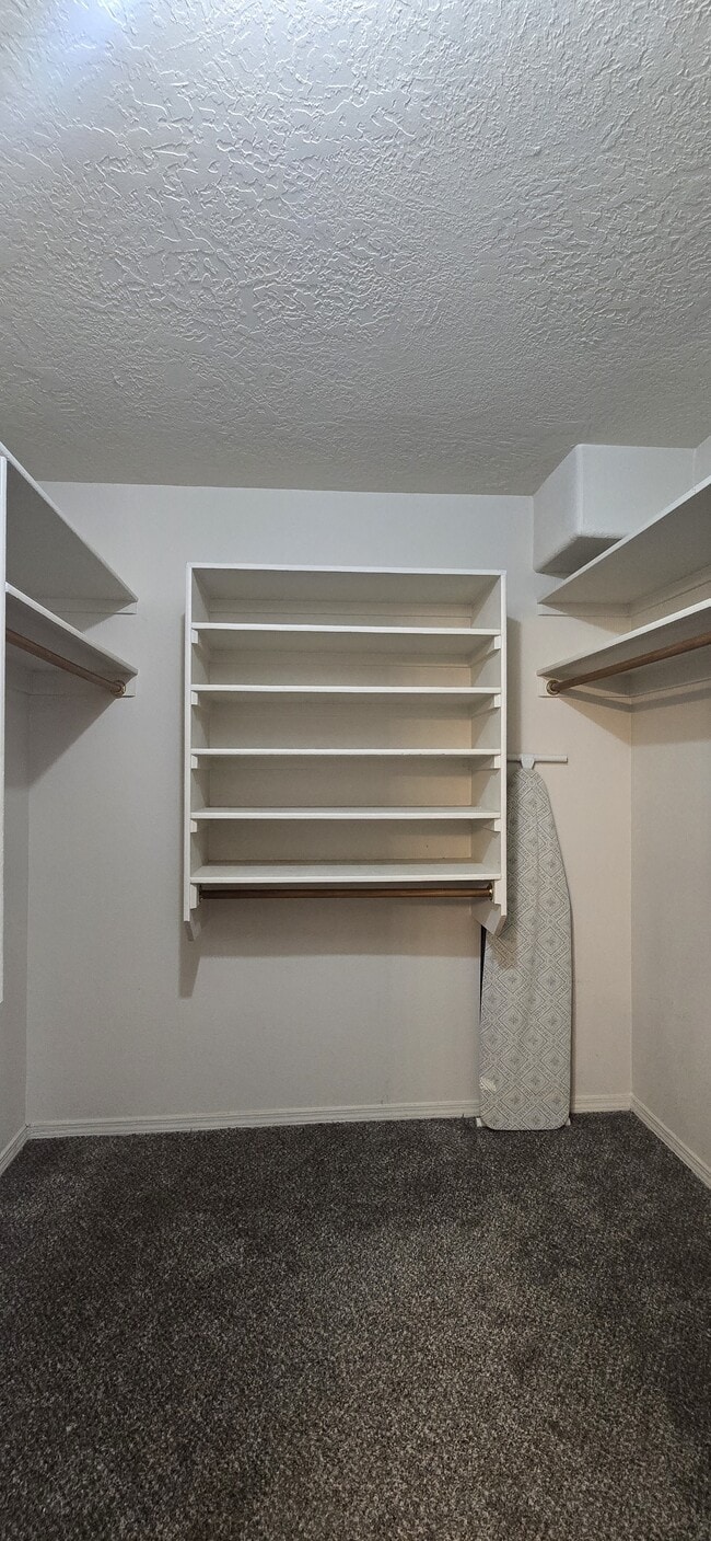 Building Photo - 999 Gilmer Way