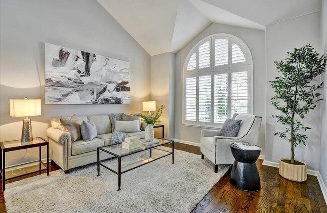 Building Photo - 539 Zenith Ridge Dr