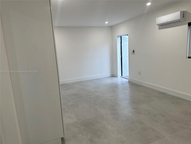 Foto del edificio - 10890 SW 68th Dr