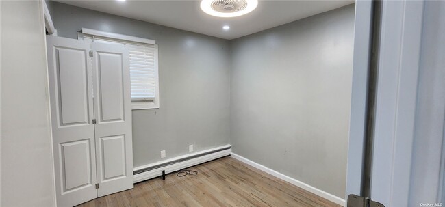 Building Photo - 605 Beach 69th St