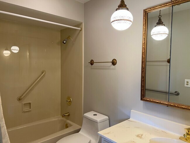 Foto del edificio - 2653 N Bradford Dr