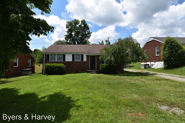 Building Photo - 3 br, 1 bath House - 218 Clearview Drive