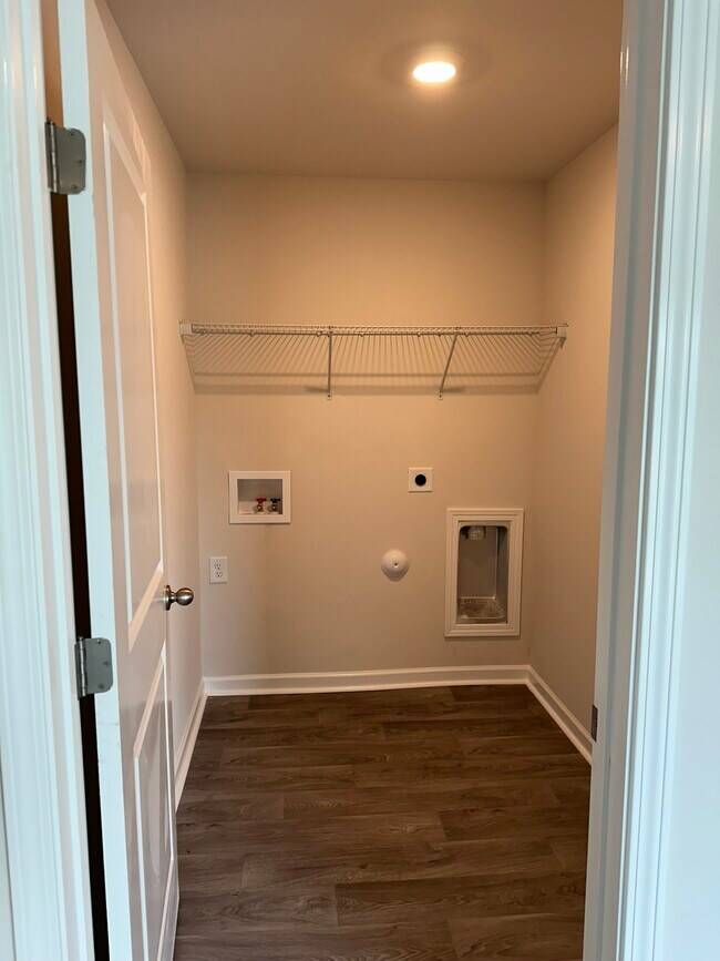 Foto del edificio - 4101 Laurel Ridge Dr
