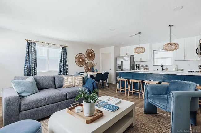 Building Photo - 1231 Center Ave