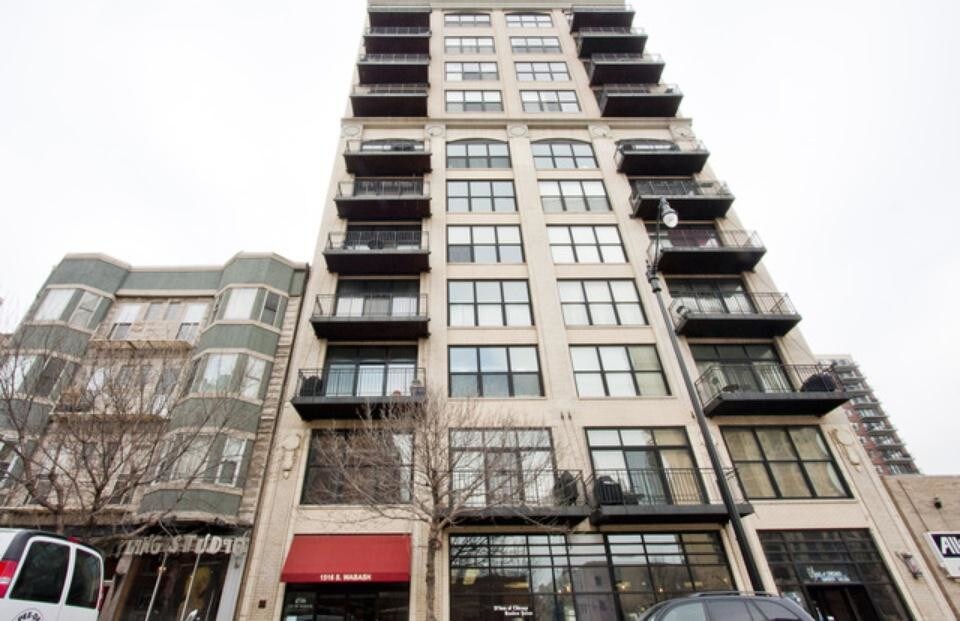 Building Exterior - 1516 S Wabash Ave