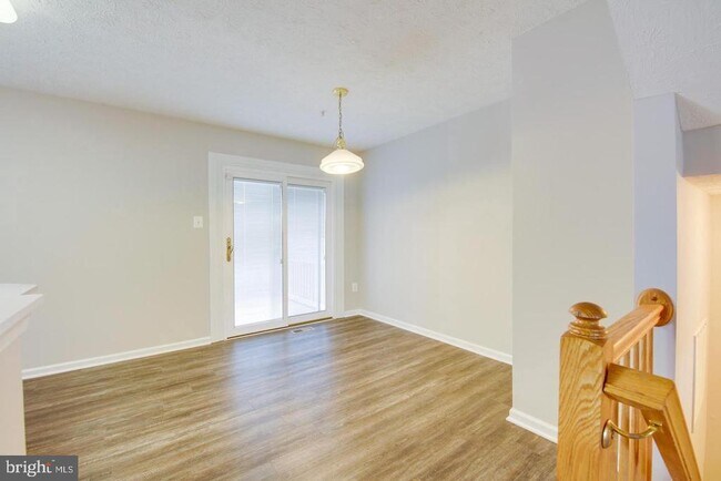 Foto del edificio - 9307 Vanguard Ct