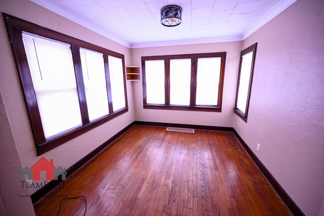 Foto del edificio - 1232 Eliza St