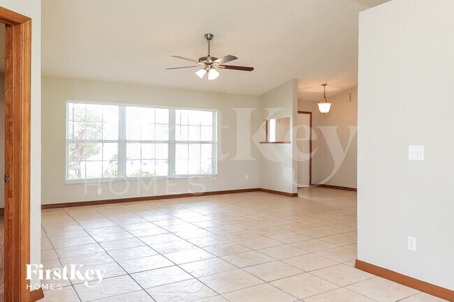 Foto del edificio - 329 Edgewood Ct