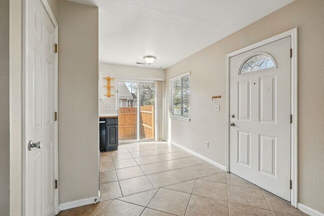 Foto del edificio - Updated Home in Sunnyside!