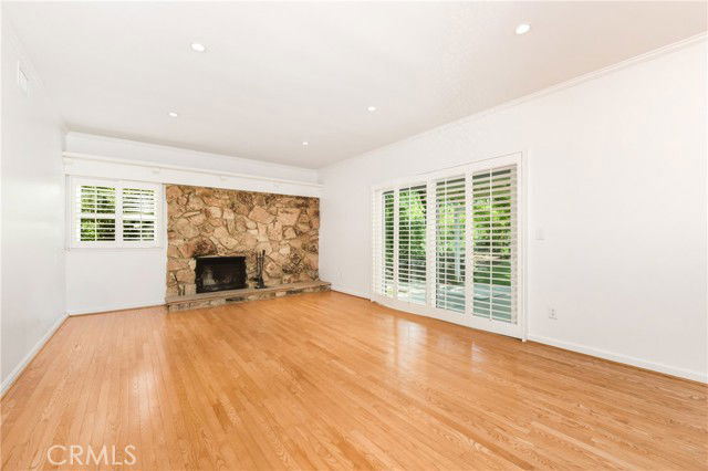 Foto del edificio - 23416 Community St