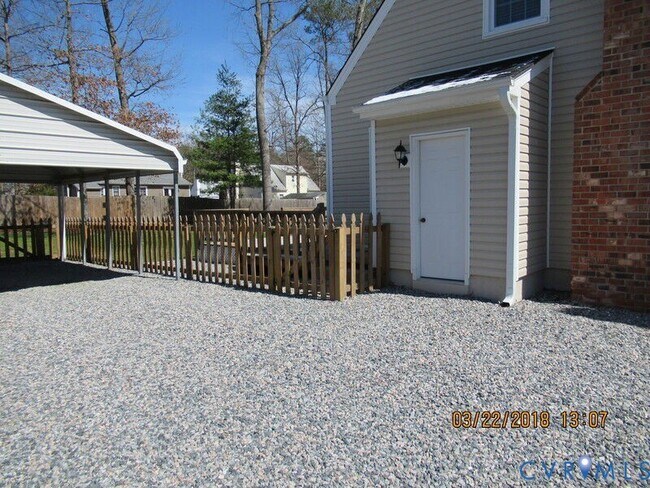 Foto del edificio - 10424 Ridgerun Rd